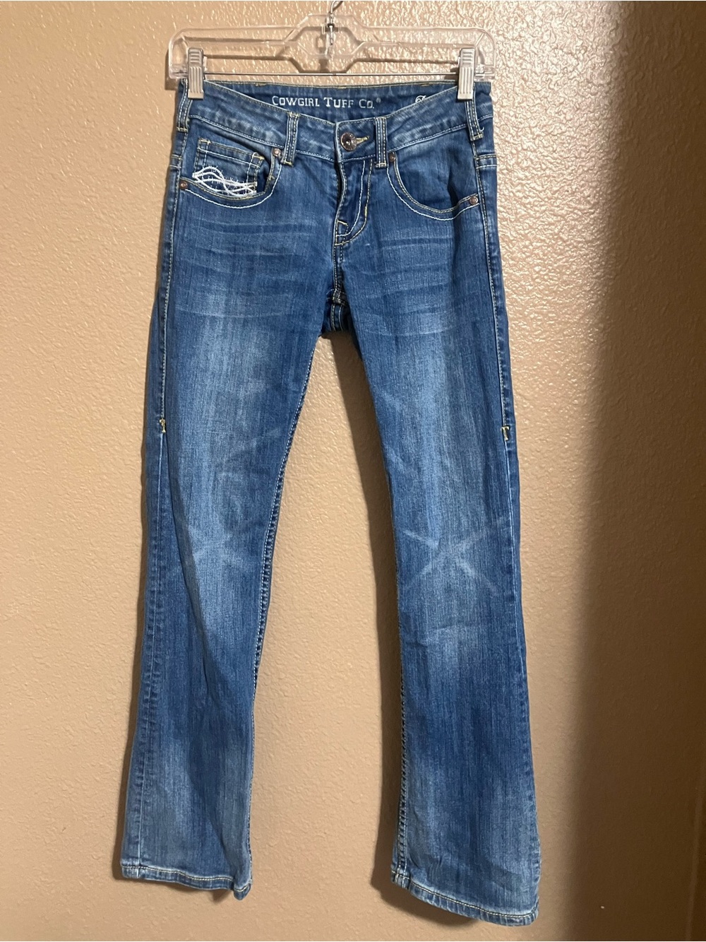 Cowgirl Tuff Women's Medium Blue Bootcut Jeans